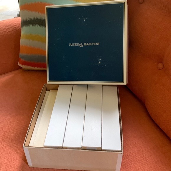 Reed and Barton silver plated flatware set - Picture 3 of 3